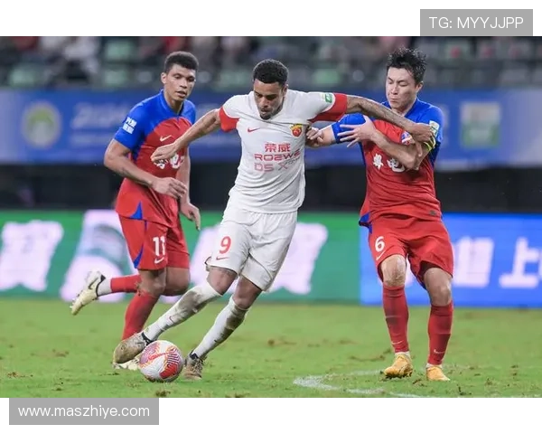 上海海港王朝建立仍需进一步检验,赛季稳定性与关键战能力面临考验 上海海港王朝建立仍需进一步检验,赛季稳定性与关键战能力面临考验