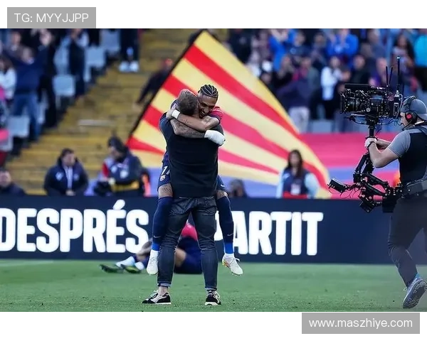 拉菲尼亚与亚马尔右路位置竞争及战术适配分析